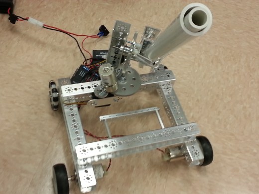 Meet the War Eagle, Middle College's robot competitor built by by students in the new after-school club. Senior Thomas Chapman thought of the robot's name.